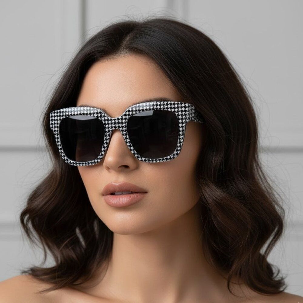 Authentic Dolce & Gabbana  DG 4286 3079/87 Pied De Poule Houndstooth Print Sungl